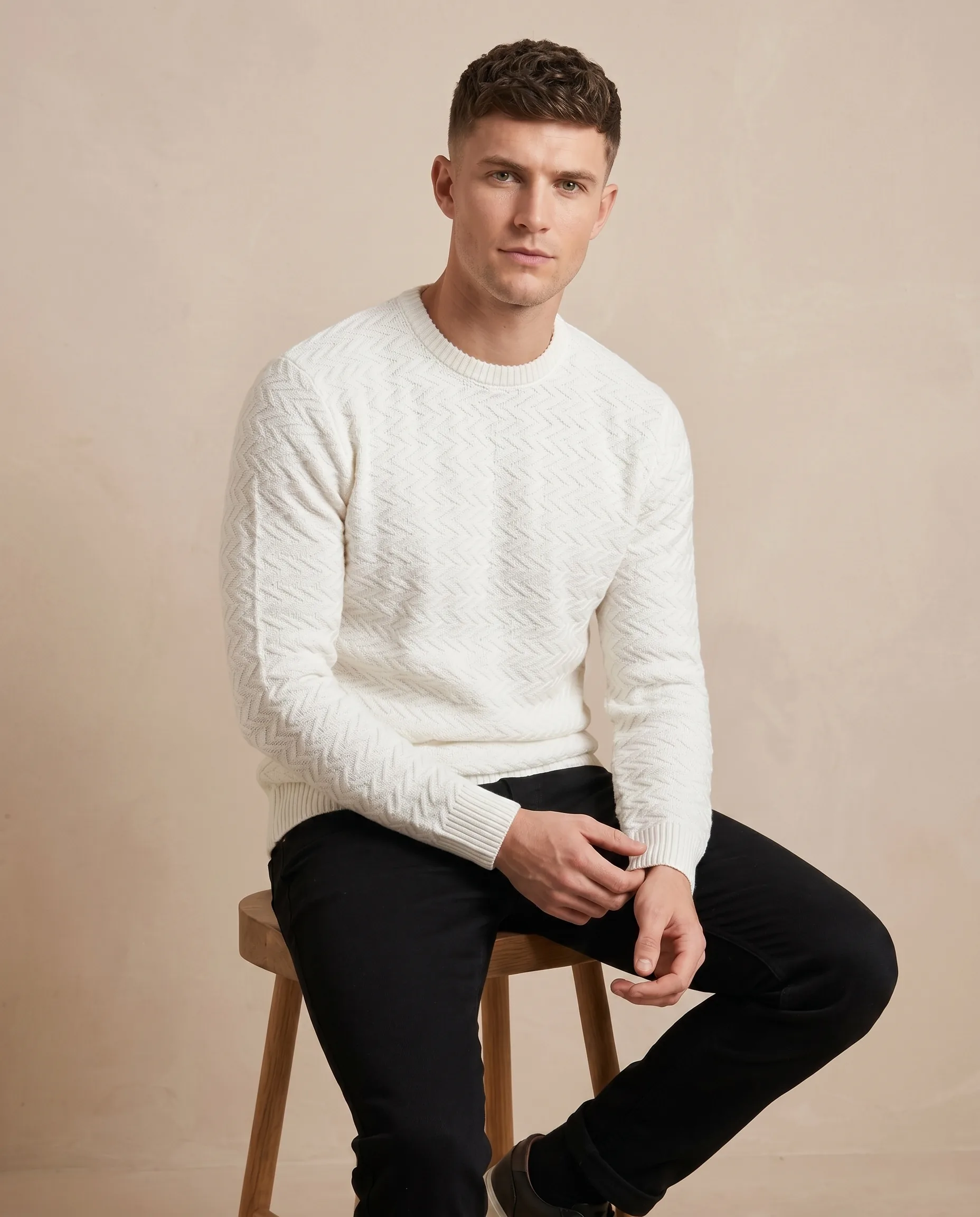 Round Neck Pullover